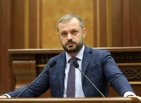 Papoyan  Ermənistanı xilas etmək üçün təcili Rusiyaya gedəcək