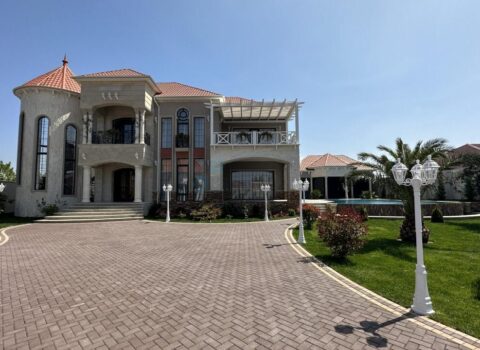 Rayonlarda milyonluq həyat: villaların qiyməti 1 milyon manatı keçir