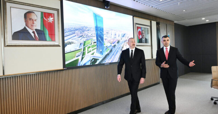 İlham Əliyev Mərkəzi Bankın yeni inzibati binasının açılışında…