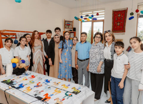 Leyla Əliyeva və Arzu Əliyeva inteqrasiya təlimli internat tipli ümumtəhsil məktəbində olublar – FOTO
