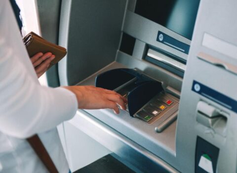 ATM-lərdə illərdir davam edən sistem tarixə qarışır