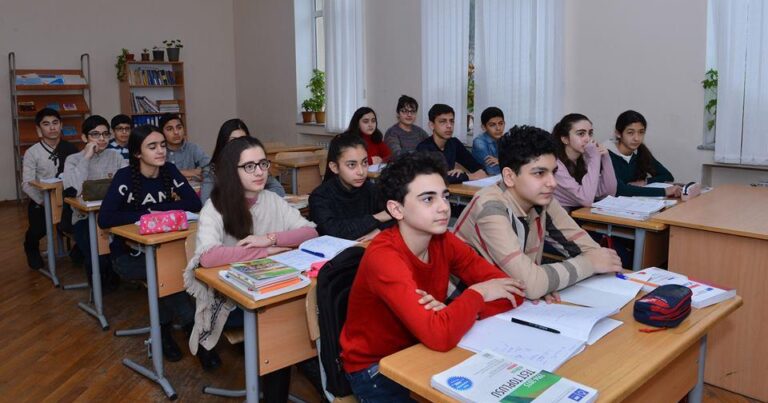 Lisey və gimnaziyalara qəbul başlayır Lisey və gimnaziyalara qəbul başlayır