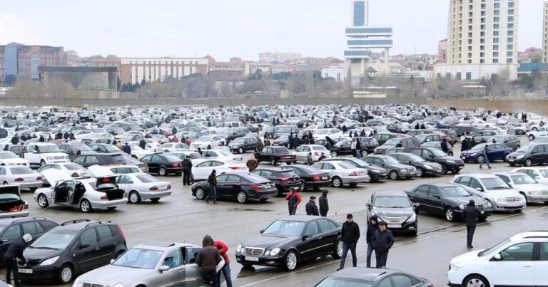 Avtomobil idxalı 40% azaldı: Maşınlar bahalaşacaq? Avtomobil idxalı 40% azaldı: Maşınlar bahalaşacaq?