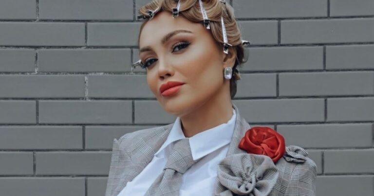 Nura Suri tənqid etdi: Özünüz kimi olun