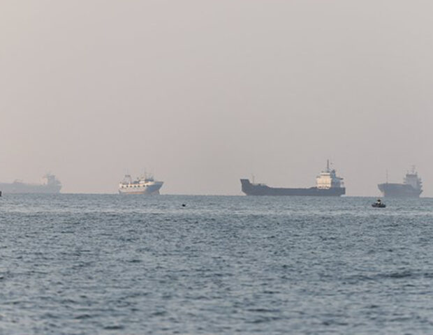 ABŞ Oman körfəzində tankerə zərbə endirib