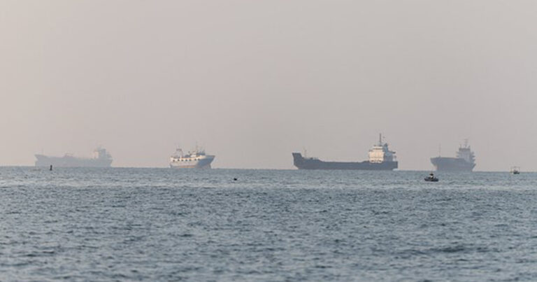 ABŞ Oman körfəzində tankerə zərbə endirib ABŞ Oman körfəzində tankerə zərbə endirib