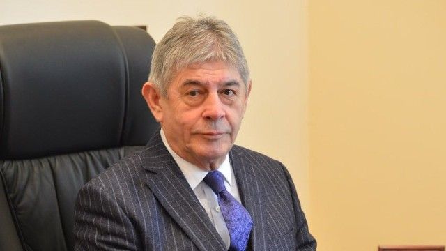 Prezidentin təltif etdiyi Hüseyn Quliyev KİMDİR? – DOSYE