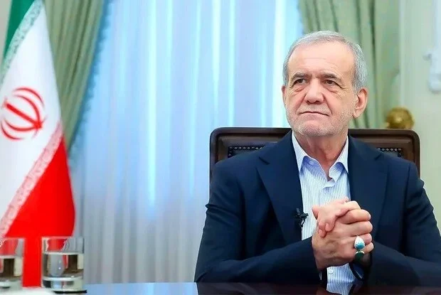 Pezeşkian Pakistana getdi