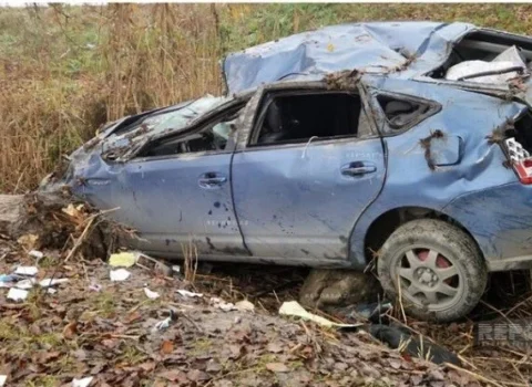 “Prius” maneəyə çırpıldı: ölən var