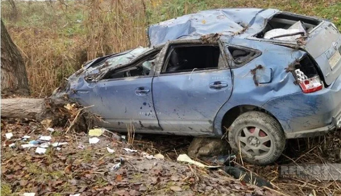 “Prius” maneəyə çırpıldı: ölən var