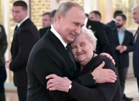 Müəllimindən Putinə məsləhət: Xalqın ehtiyaclarını hiss et