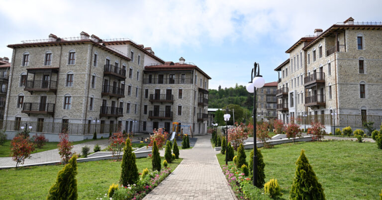 “Böyük Qayıdış” sürətlənir: Azad edilən torpaqlara köç davam edir… “Böyük Qayıdış” sürətlənir: Azad edilən torpaqlara köç davam edir…