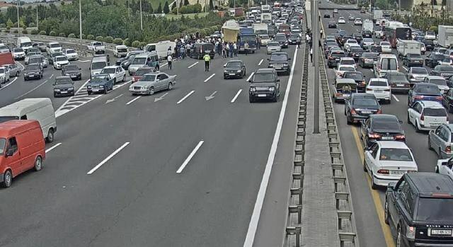 Aeroport yolunda baş verən qəzanın – Anbaan videosu