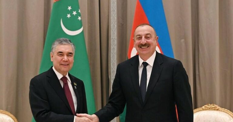 İlham Əliyev Qurbanqulu Berdiməhəmmədova təşəkkür etdi