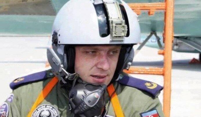 Prezident şəhid pilotu ordenlə təltif etdi