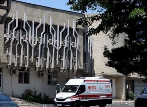 Tibb müəssisəsində işçilərdən pul yığılır? – VİDEO