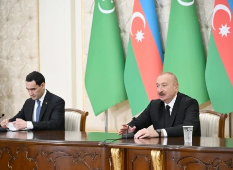 Türkmənistanla Azərbaycan enerji ehtiyatları ilə bağlı səylərini birləşdirmək niyyətindədir
