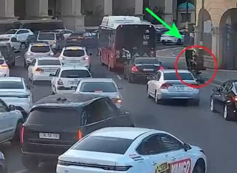 Yol polisi skuter sürən uşağı belə xilas etdi – Anbaan video