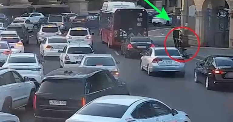 Yol polisi skuter sürən uşağı belə xilas etdi – Anbaan video