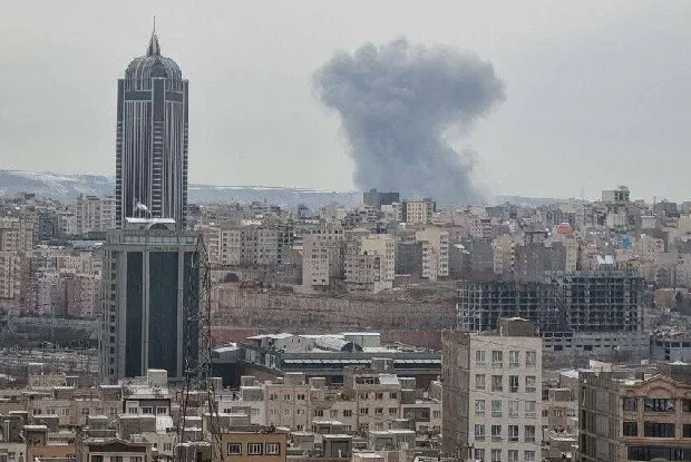 Tehrana zərbələr endirildi