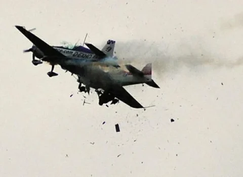 Pakistanda təyyarə qəzası: iki pilot həlak oldu – Video