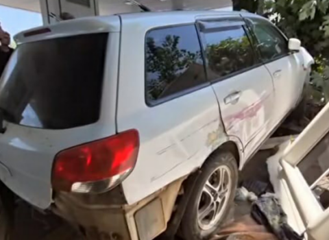 “Mitsubishi” yanacaqdoldurma məntəqəsinə çırpıldı – Yaralılar var