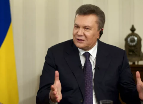 Viktor Yanukoviç adını dəyişdi