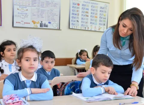 Müəllimlərin geyimi ilə bağlı hüquqi əsas yaradılır