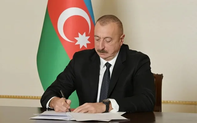 Bir qrup diplomata diplomatik rütbələr verildi