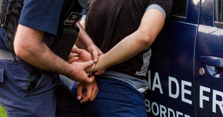 Brüsseldə tikinti sahəsində yanğın: Ölənlər və itkin düşənlər var Brüsseldə tikinti sahəsində yanğın: Ölənlər və itkin düşənlər var