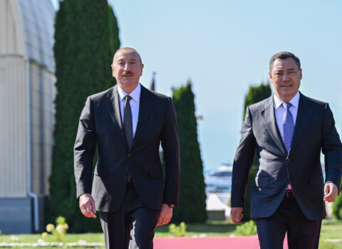 Çolpon-Ata şəhərində Azərbaycan Prezidenti İlham Əliyevin Qırğızıstan Prezidenti ilə təkbətək görüşü keçirilib