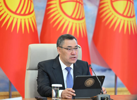 Japarov Nizami Gəncəvidən sitat gətirdi