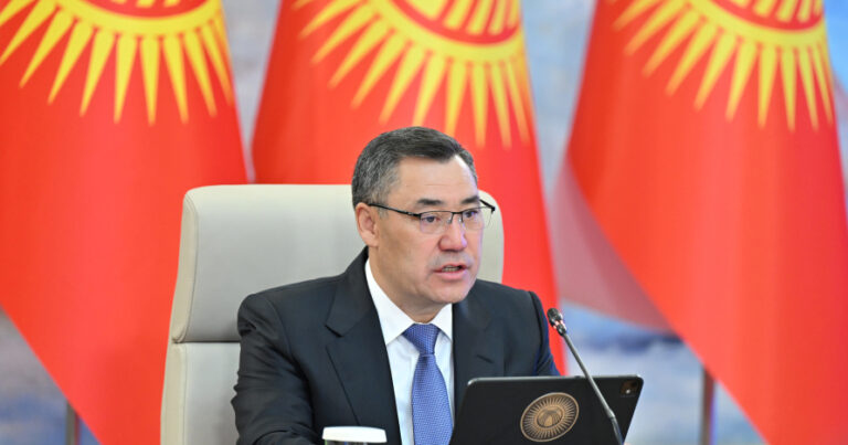 Japarov Nizami Gəncəvidən sitat gətirdi Japarov Nizami Gəncəvidən sitat gətirdi
