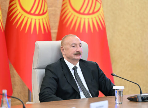 İlham Əliyev qırğız həmkarını Azərbaycana dəvət etdi