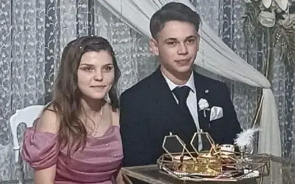 Bu nişanlı cütlüyü 189 ölkədə axtarırlar Bu nişanlı cütlüyü 189 ölkədə axtarırlar