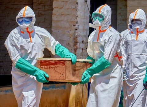 “Ebola” bəlası – virusu missioner xəstəxanasından kənara rahiblər yayıb