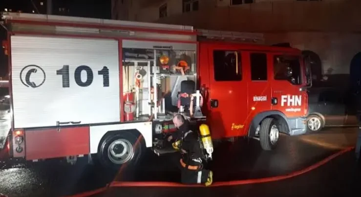 Bakının mərkəzində bina yanır – FOTO – VİDEO