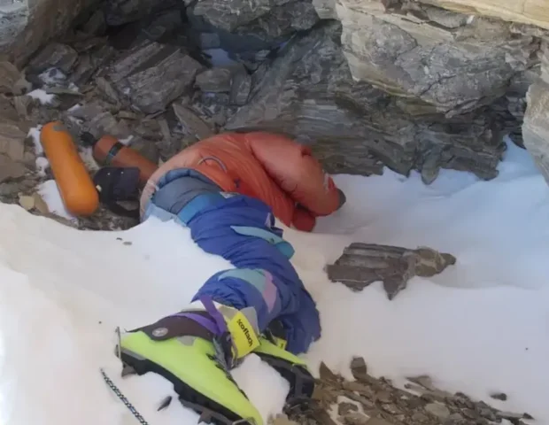Everestdə alpinistin cəsədinin axtarışlarına yenidən başlanıldı