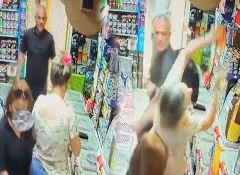 Bakıda mağazada qadını döydü: saxlanıldı – VİDEO