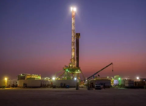 ARAMCO obyektlərinə zərbə: neft emalı zavodu vuruldu – VİDEO 