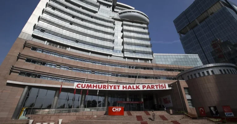 Türkiyədə CHP-nin dörd əyalət təşkilatının sədri vəzifəsindən uzaqlaşdırıldı