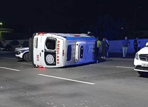 Naxçıvanda təcili tibbi yardım avtomobili aşdı – Xəsarət alanlar var