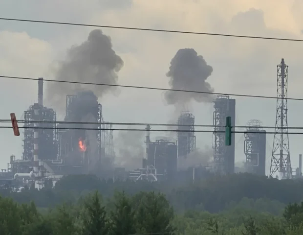 Ukrayna Rusiyanın Omsk neft emalı zavodunu vurdu