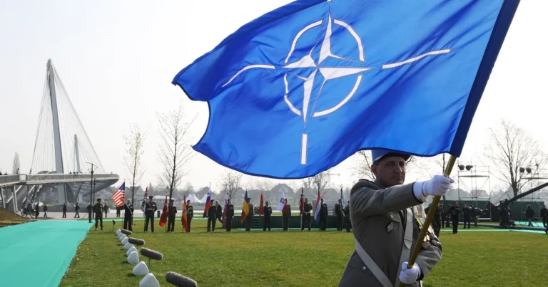 NATO-da casusluq qalmaqalı – Qadın dərhal həbs edildi NATO-da casusluq qalmaqalı – Qadın dərhal həbs edildi