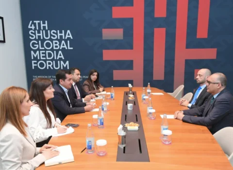 Prezidentin köməkçisi Hikmət Hacıyev Şuşada Türkiyə nümayəndə heyəti ilə görüşüb