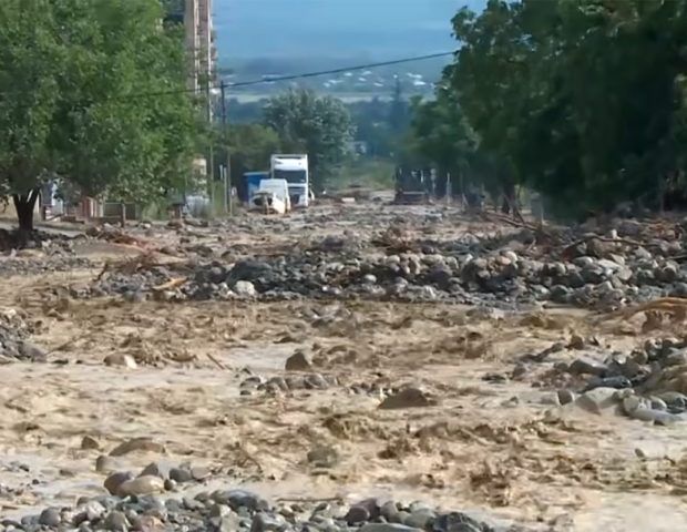 Gürcüstanda sel fəlakəti – Telavi su altında qaldı+Video