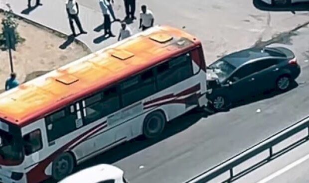 Bakı-Sumqayıt yolunda maşın avtobusa çırpıldı