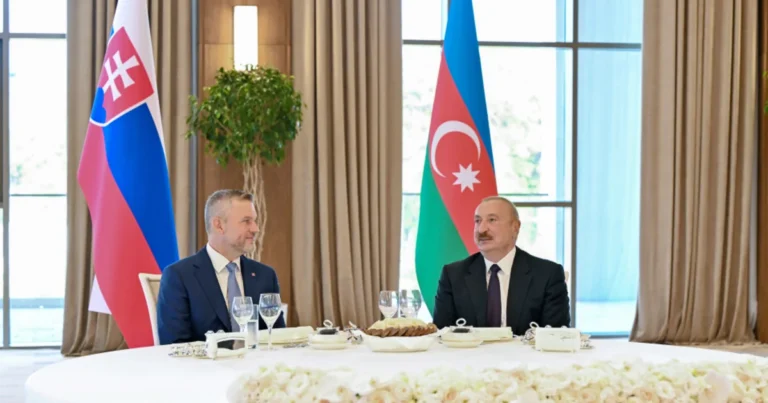 Prezident İlham Əliyevin adından Xankəndidə Slovakiya prezidentinin şərəfinə rəsmi nahar verilib – FOTO Prezident İlham Əliyevin adından Xankəndidə Slovakiya prezidentinin şərəfinə rəsmi nahar verilib – FOTO