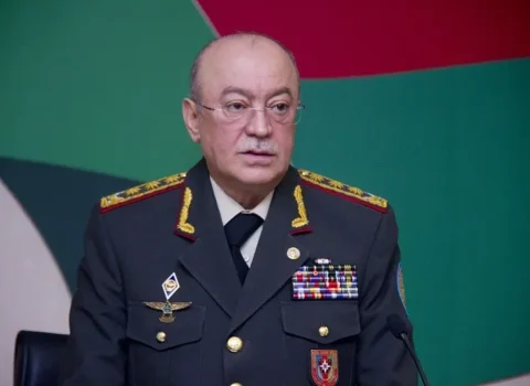 Nazir idarə rəisi Əkbər Novruzovu təqaüdə göndərdi