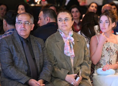 Alena Əliyeva moda nümayişini izlədi – FOTOLAR